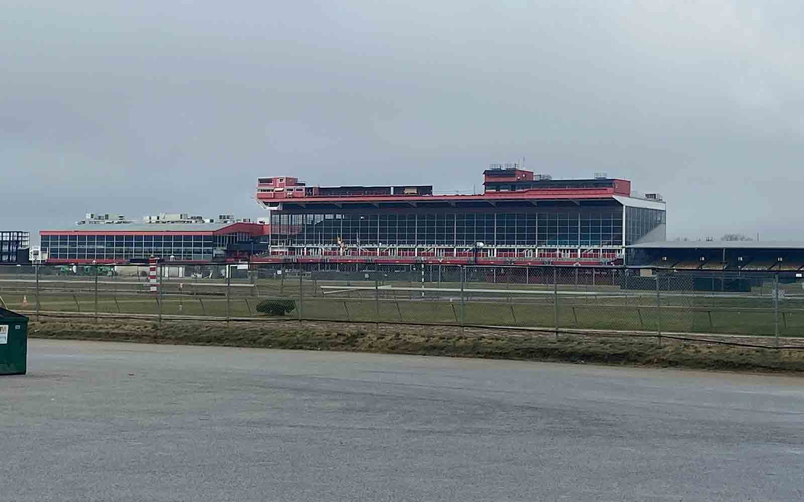 Pimlico and Laurel Park Race Tracks